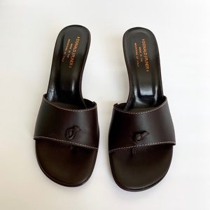 DONALD J PLINER Espresso Heels w/ Knot